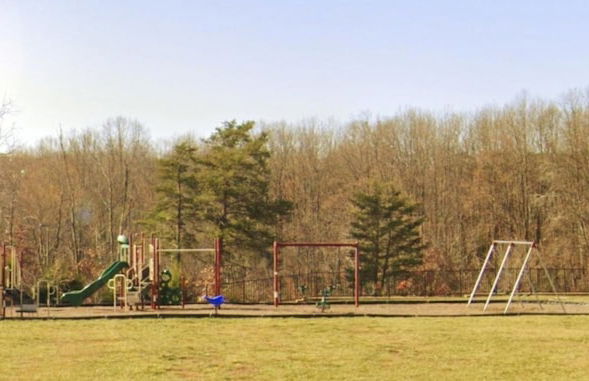 Stylish 1 BR Apartment w Movie Theater - Photo 42