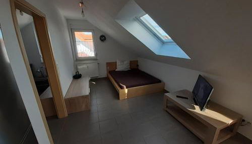Fewo Steinhohle, DG 45qm, 1 Schlafzimmer & 1 Wohn-Esszimmer mit Bett - Foto 4