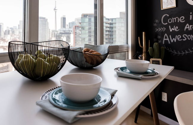 QuickStay CN Tower View Condo in Fort York - Foto 15