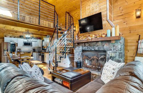 9 Mi to Lake Burton Cabin with Deck Near Helen - Foto 3