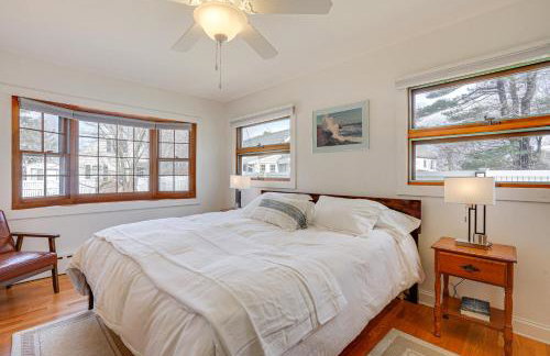 1 Mi to Beach! Family Gloucester Gem with Yard - Foto 12