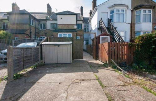 Coastal Comfort in Leigh Ideal for Work & Leisure - Foto 4