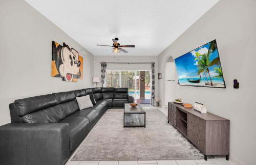 Spacious 4Br Family Villa Near Disney With Pool & Games - Foto 1