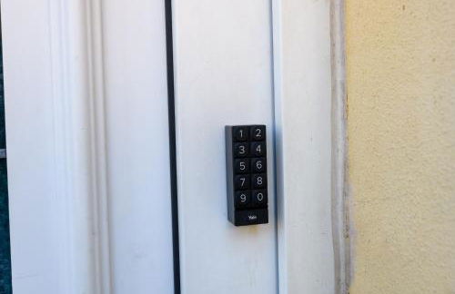 Asher Suite - Cozy 2BR Home with Parking & WIFI - Foto 47