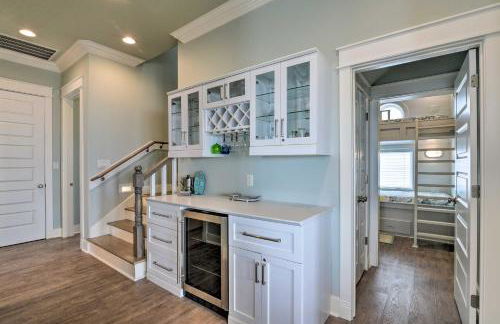 Steps to Crystal Beach Gem with Ocean-View Deck! - Foto 15