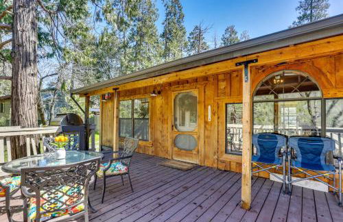 9 Mi to Bass Lake Cabin with Fire Pit in Wishon! - Foto 1