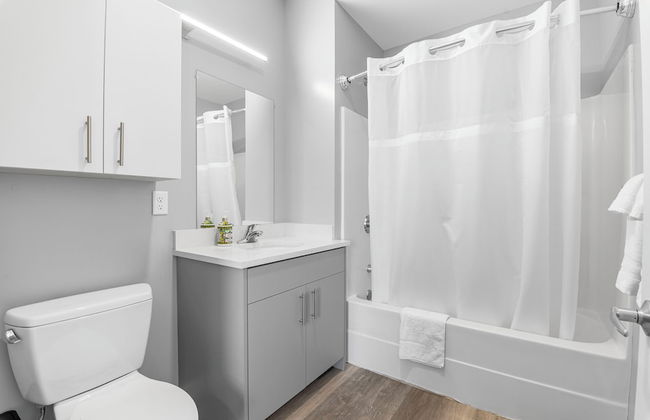 Furnished Apartments near Encore Boston - Photo 49