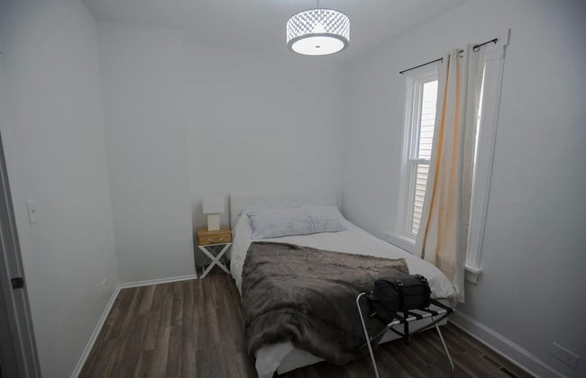 Simple in Palmer Square - Walk to Park and Train - Foto 2