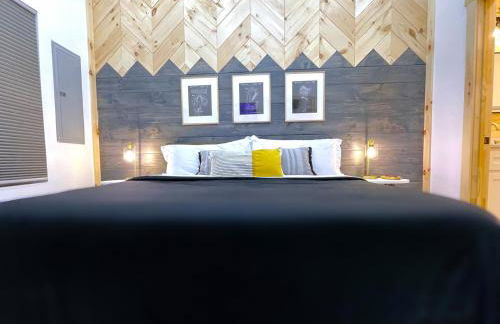 Modern Gem w/Spacious Deck, Swinging bed, Hot Tub - Foto 11