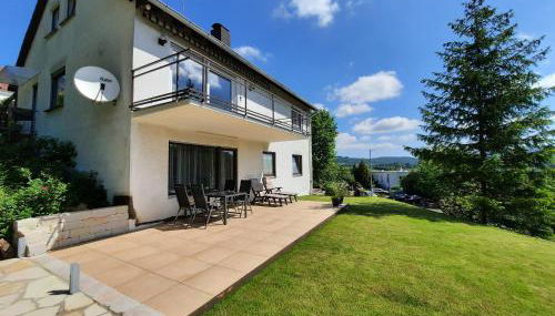 Villa Waldallee - Ferienwohnung (holidayhome) 84qm - Foto 2, Garden, Garden view