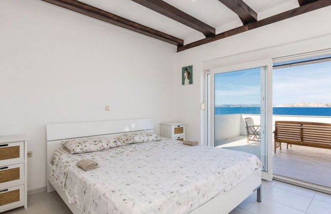 Sunny Beachfront Jablanac Apartments - Foto 5