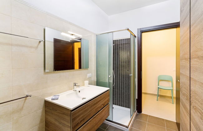 Calipso Seaview Flat with Private Parking - Foto 11