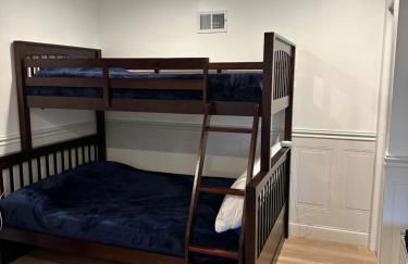 The Most Desired Summer Retreat with Private Pool Just 5 Minutes from the Beach - Foto 52