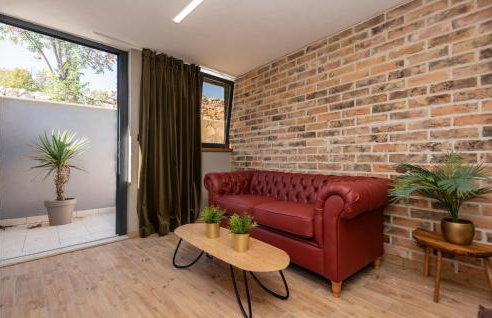 Gorgeous Home In Katuni With Wifi - Foto 29