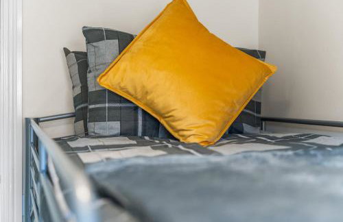 #35 City Home - Sleeps 8 3BDR 2 BR- Bham CC 10 mins - "Perfect for Contractors and Families - Free Parking" - Foto 34