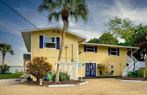 "Seaglass" Dazzles with Exceptional Bay Views! - Foto 35