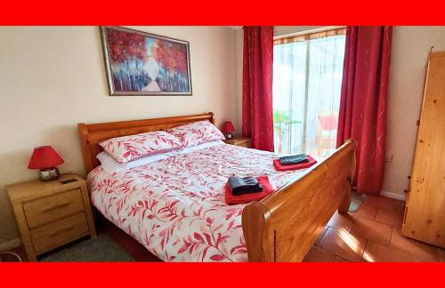 Romantic Cosy Cottage with Beach & Attractions just mins away! Perfect for Couples & Family Stays - Free Parking, Large Garden & Free WiFi - Foto 5