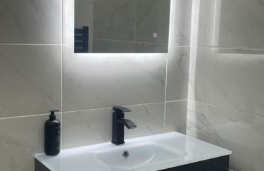 The Old Stable, Rustic Charm Modern Comforts - Foto 24