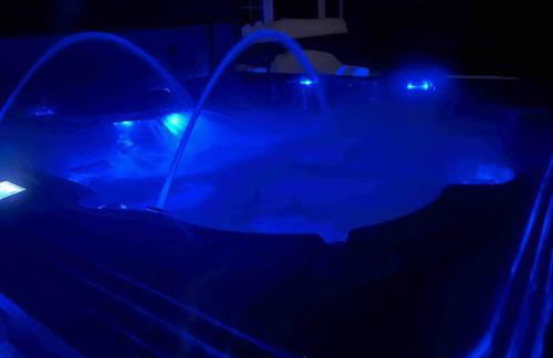 Spacious 5 BR Home w/ Hot Tub - Foto 20