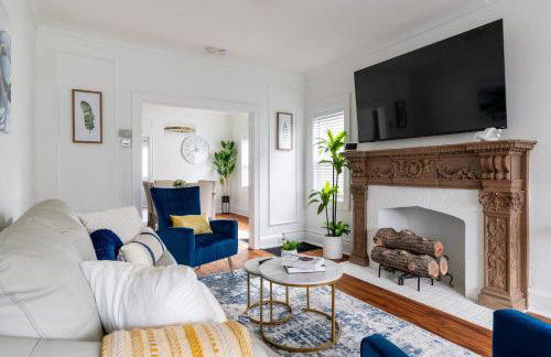 Luxury Short and Midterm Hyde Park Getaway - Photo 25