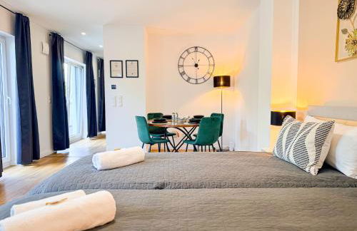 ImmoStay #3 - Penthouse mit zwei Balkonen & Seeblick, Parking & WiFi - Foto 2