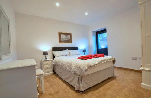 Finest Retreats - Courtyard View at Longford - Photo 15