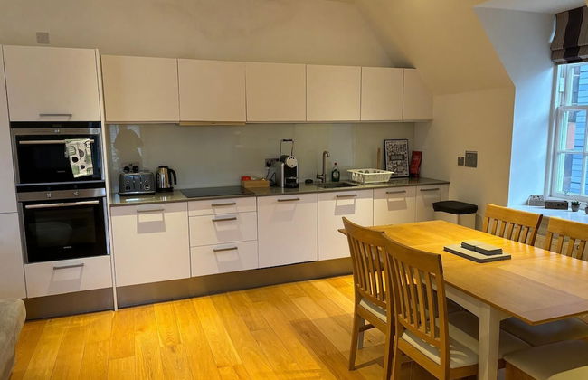 Executive Level Quartermile two Bedroom Apartment - Extremely Central - Foto 16