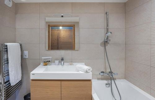 Chalet mitoyen exceptionnel à Courchevel 1650, 4 chambres en suite, animaux admis - FR-1-563-137 - Foto 9