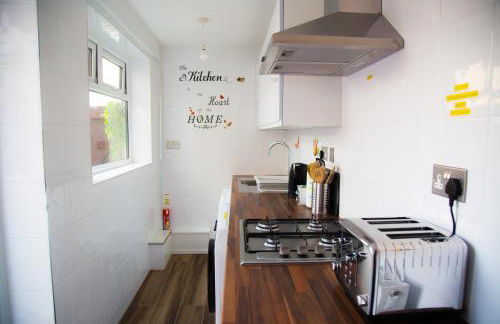 Lucky Home 24 - Ideal for Trade & Family - 2 Bedrooms - 3 Beds - Max 4 Guests - Close to BAE, Docks, Lake District, Beaches - Foto 19