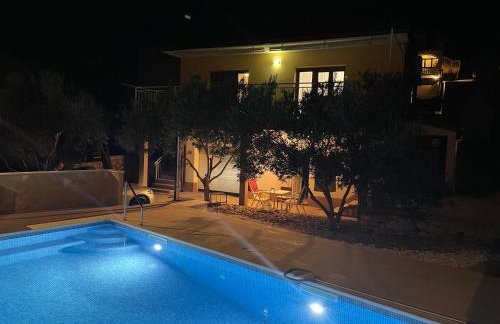 Palada House with a Private Pool - Photo 1