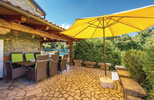 Stunning Home In Jurdani With Wifi - Photo 12