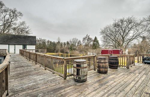 Pet-Friendly Bartlett Farmhouse with Deck! - Foto 25