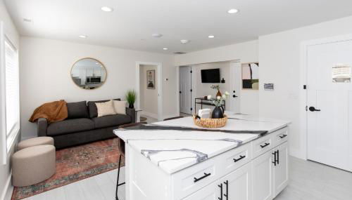 Family Duplex Suite in Downtown Sandusky Sleeps 12! - Foto 4