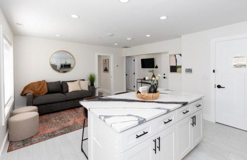 Family Duplex Suite in Downtown Sandusky Sleeps 12! - Foto 4