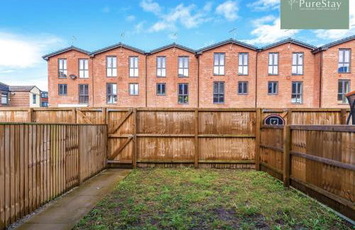 Spacious 5-bedroom Contractor House Sleeps 7 with Parking by PureStay - Foto 42