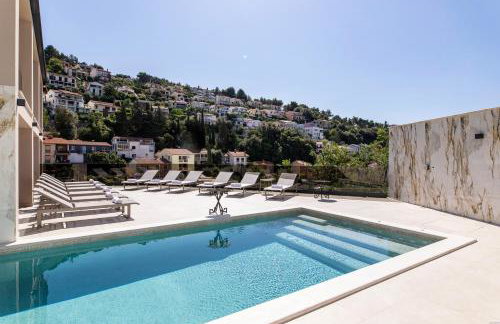 Villa Nina - Apartments with pool near the sea - Foto 2