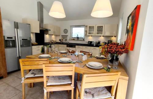 Luxuriöses, familienfreundliches Ferienhaus ,,Amy,, mit Whirlpoolwanne, Kamin und Garten - Foto 25