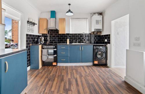 Exclusive Deals l Last-Minute Reserve l Townhouse with Sleeps 6 l Braunstone Town , Leicester l By Zen Nights Short Lets & Serviced Accommodations - Foto 9