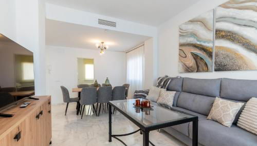 Amplio y luminoso chalet en Gerena, para familias o grupos - Foto 4