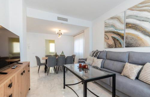 Amplio y luminoso chalet en Gerena, para familias o grupos - Foto 4