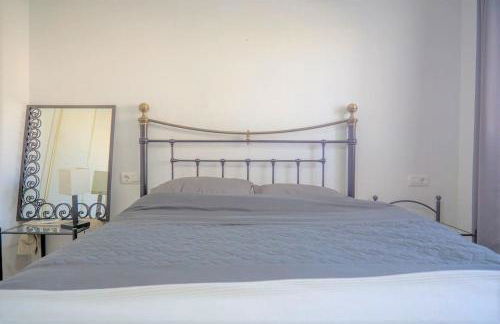 Spacious ground floor apartment overlooking the beautiful communal pool - Foto 35