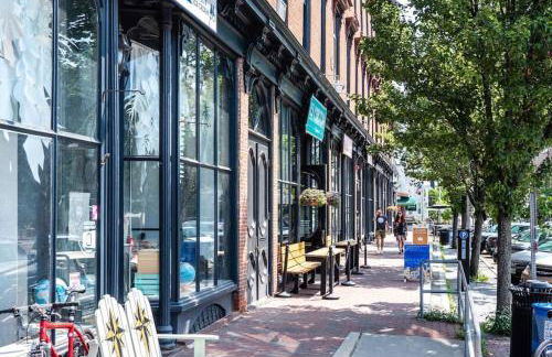 Postmodern Penthouse 1 Min Walk Dining and Shops - Photo 22