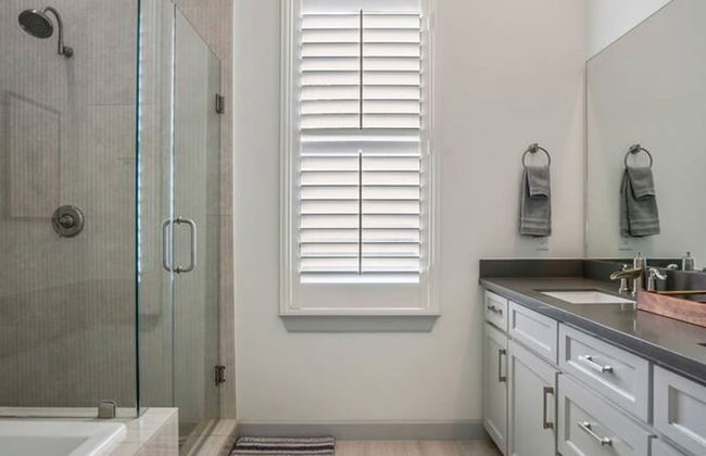 Urban Jungle Retreat in the HTX Skyline - Foto 35