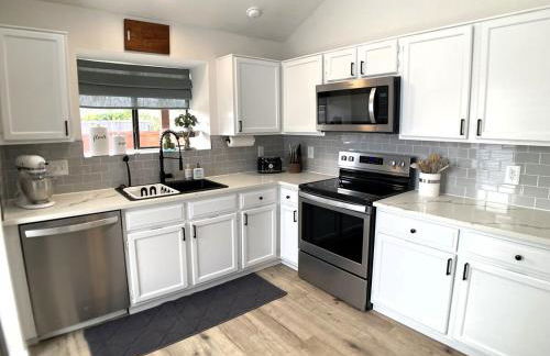 Stunning Newly Renovated 3BR 2B Home Hot Tub Game Room - Foto 20