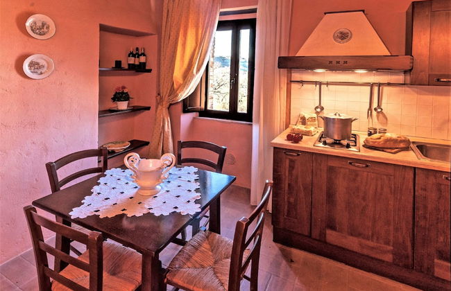 Umbrian Farmhouse Retreat With Private Pool and Garden - Foto 17