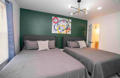 Stylish~Renovated 4Br/2BAT 3MinAirport 10MinDowtn - Foto 20