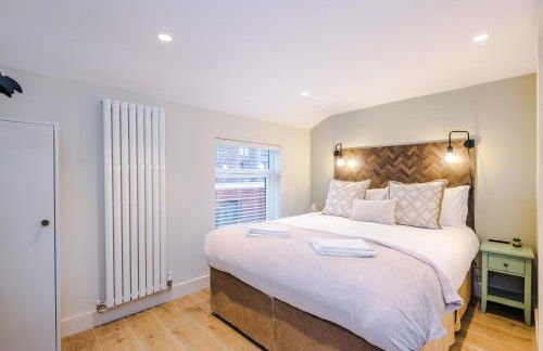 Foden's House by YourStays - 2 Bedroom Cottage in Sandbach with gorgeous dining room extension, High end finish - Foto 33
