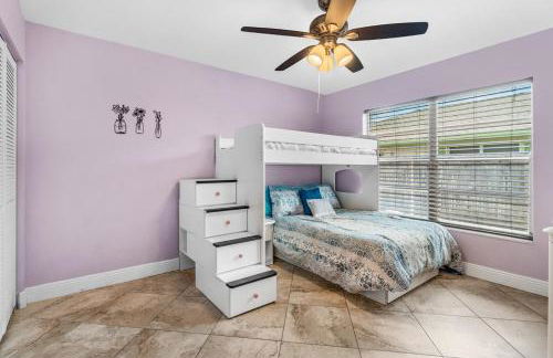 Bright and Comfy 5 Star Location with a Heated Pool - Photo 12