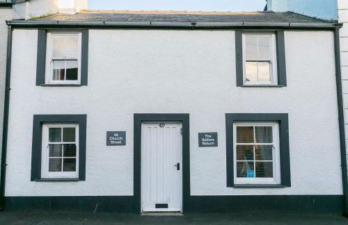 Sailors Return - Photo 34