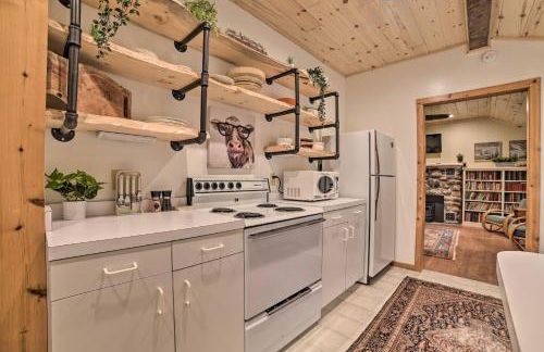 Secluded Family Cabin Less Than 1 Mi to Lake Michigan! - Foto 7